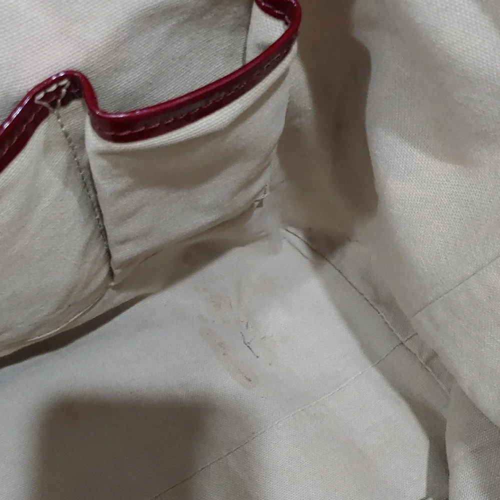 Burberry Red and Cream Heart Tote - Picture 10 of 12